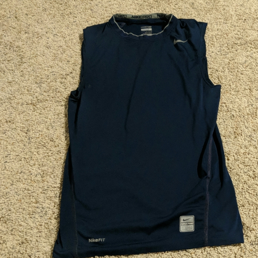 Women's athletic top
